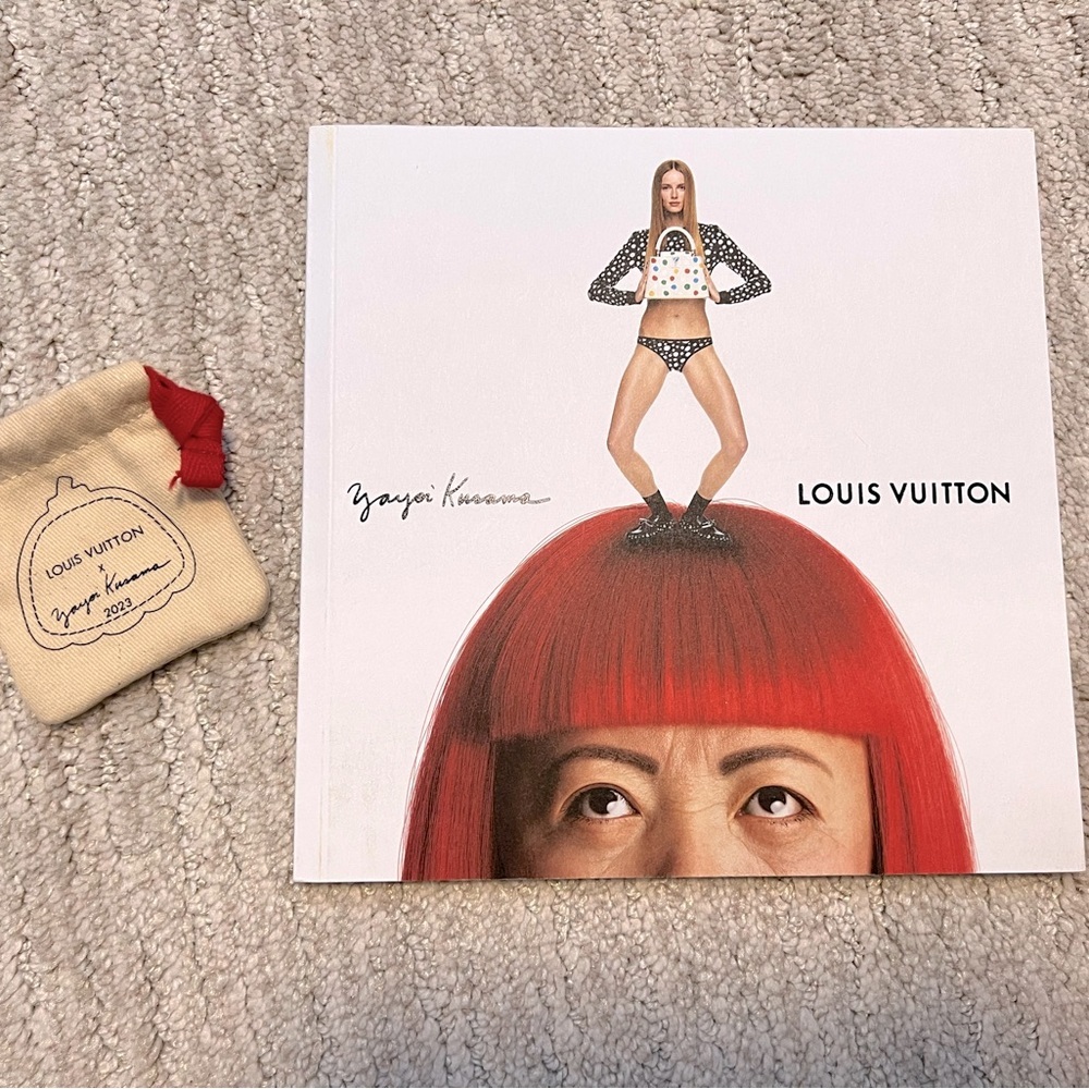 LIMITED EDITION Yayoi Louis Vuitton catalog with small jewelry pouch bag set